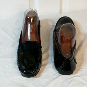 Geox Respira black patent leather driving moccasins. Size 42. Good cond (E).